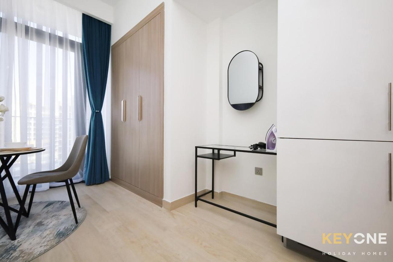 Elegant Living At Azizi Riviera *
