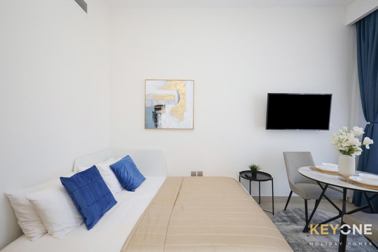 Elegant Living At Azizi Riviera *